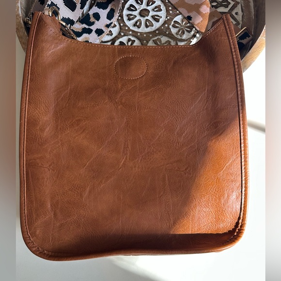 Ah Dorned Vegan Leather Crossbody Bag Camel Like New - Picture 4 of 10